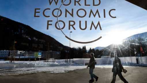altText(El reino del revés: ahora Davos impulsa a los Estados para reducir las desigualdades)}