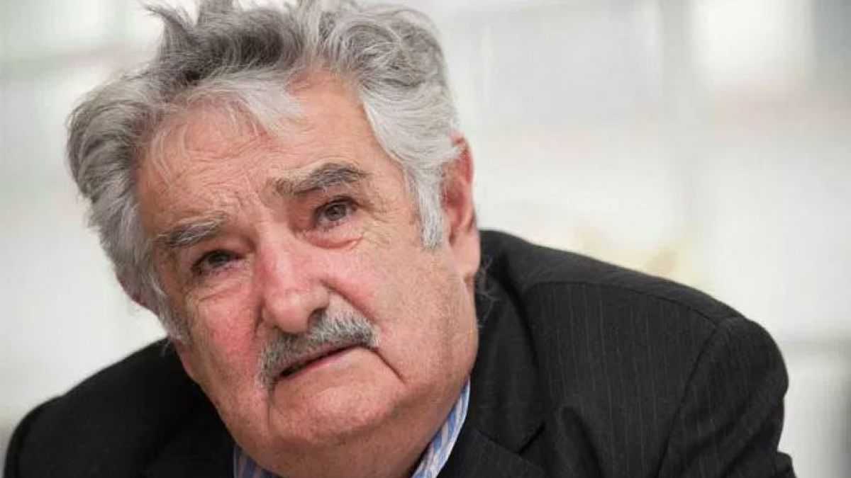 altText(Uruguay: el Pepe Mujica le dijo adiós a su banca en el Senado)}