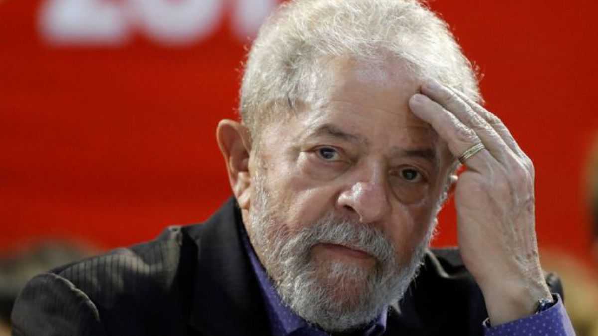 altText(Las dos opciones de Brasil: Lula o la ultraderecha)}