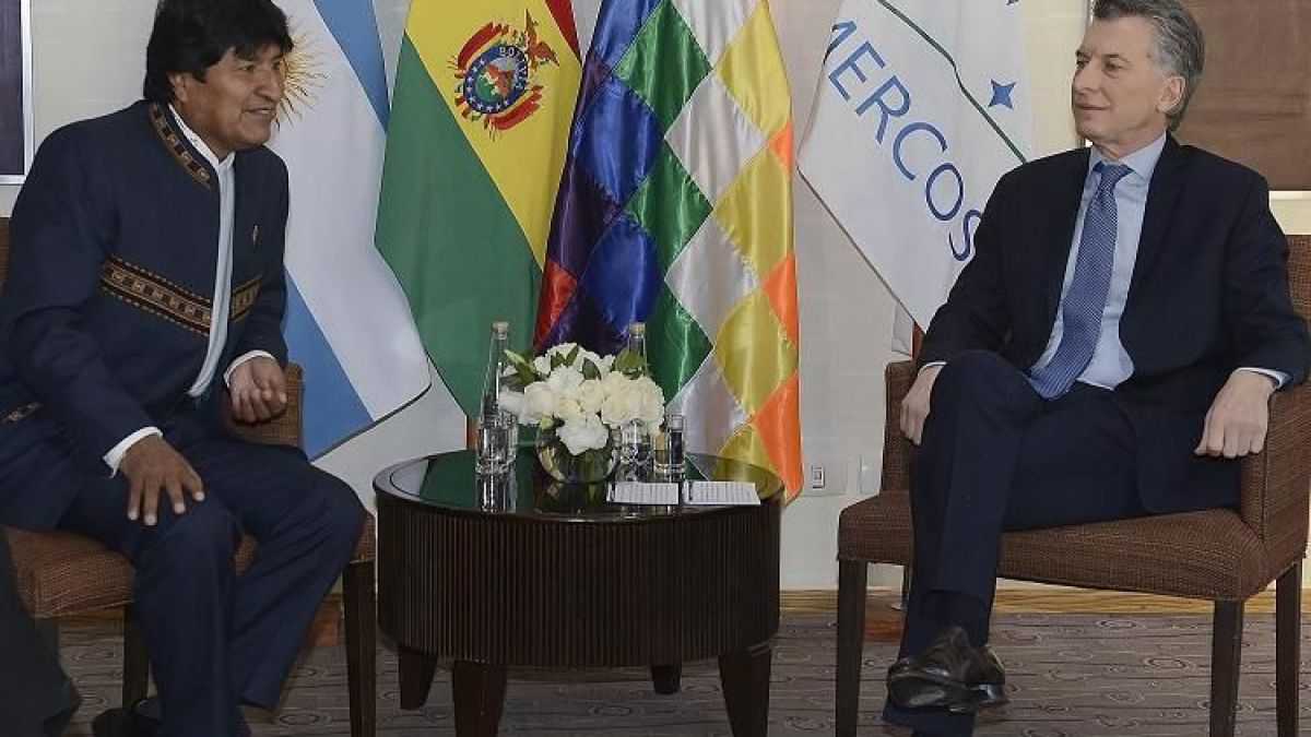 altText(Bolivia: Evo prepara un plan anti impacto por la crisis Argentina)}