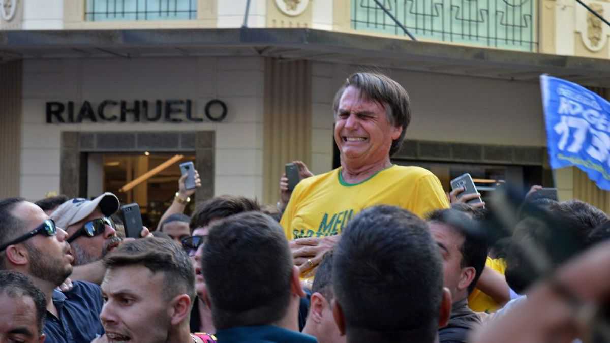 altText(Brasil: Bolsonaro regresó a terapia intensiva tras una segunda operación)}