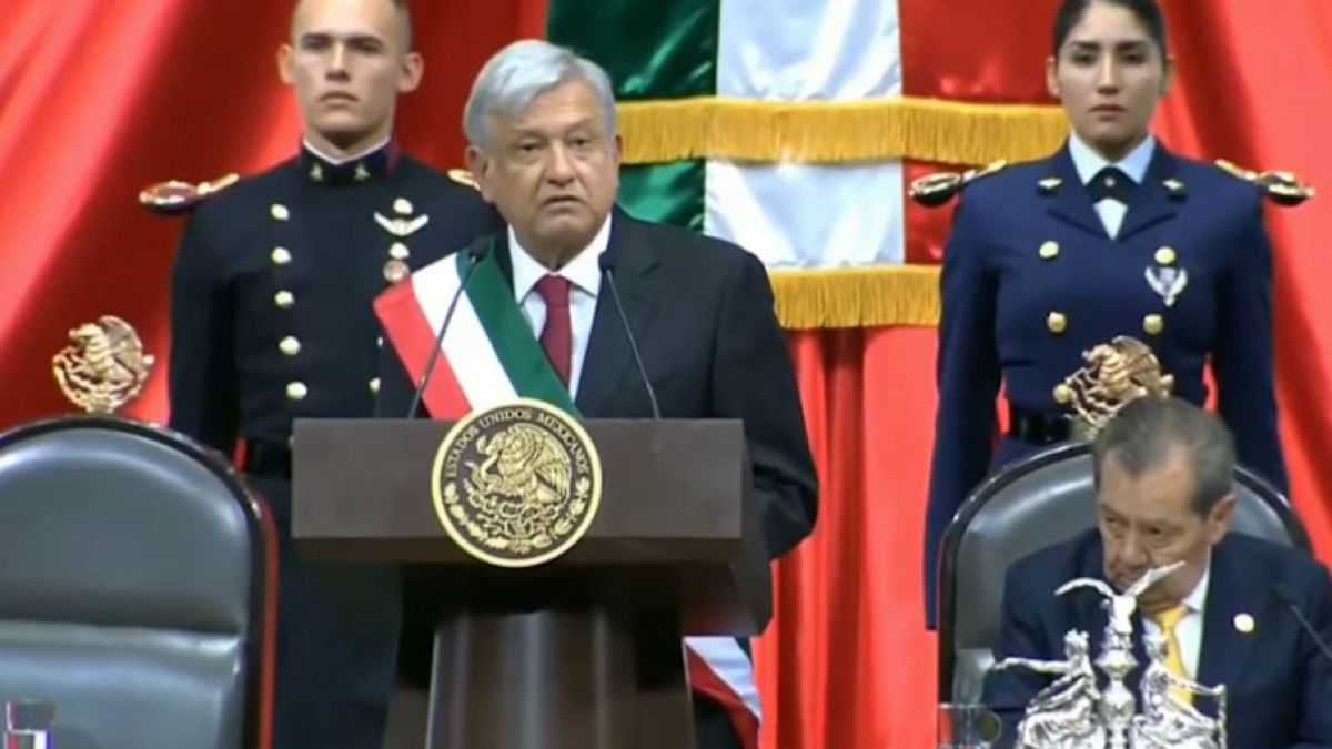 altText(Asumió López Obrador en México: 