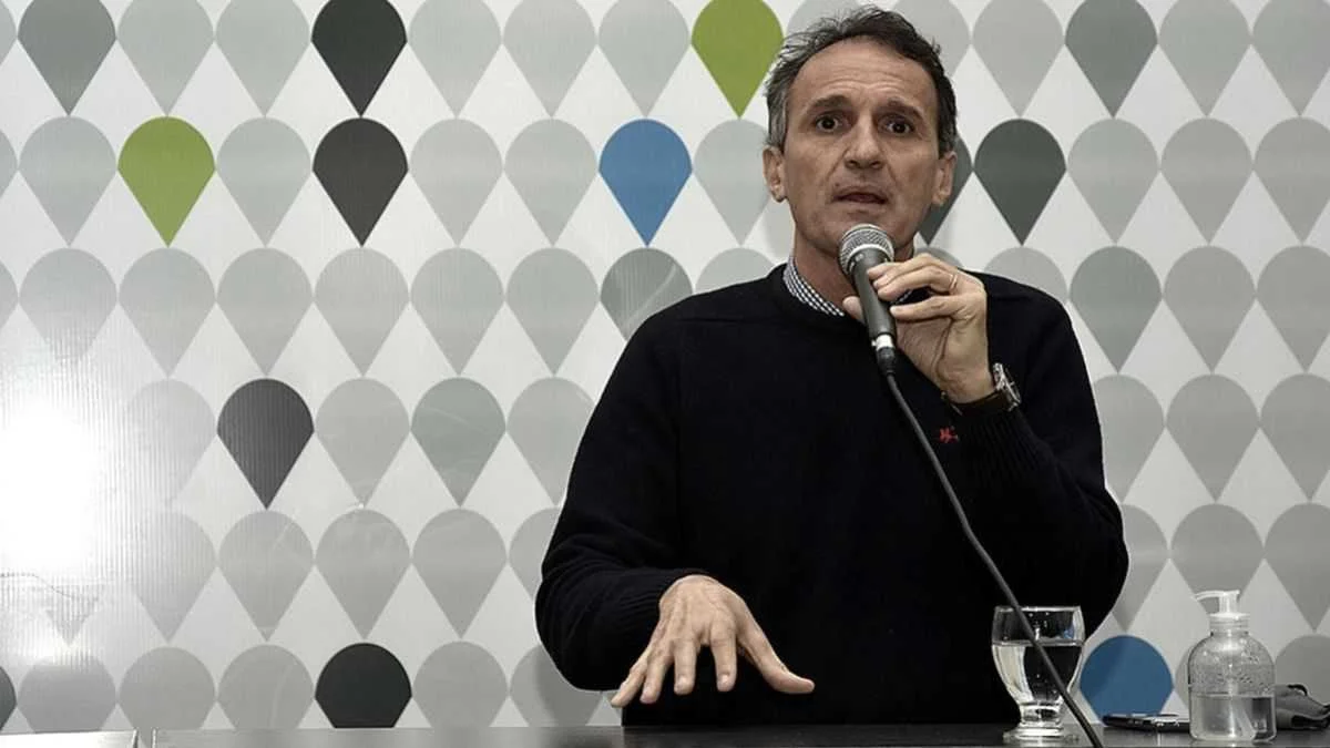 <p>El ministro de Obras Públicas solicitó revisar el revocamiento judicial de los exministros de Transporte y Hacienda, Guillermo Dietrich y Nicolás Dujovne respectivamente.</p> (Telam )