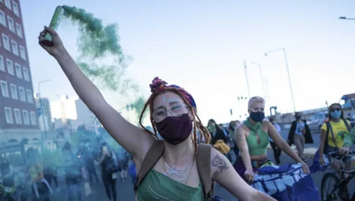 Mujeres de barrios populares marchan para pedir aborto legal