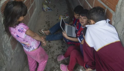 Internet es más caro y tiene mal servicio en barrios vulnerables de CABA 