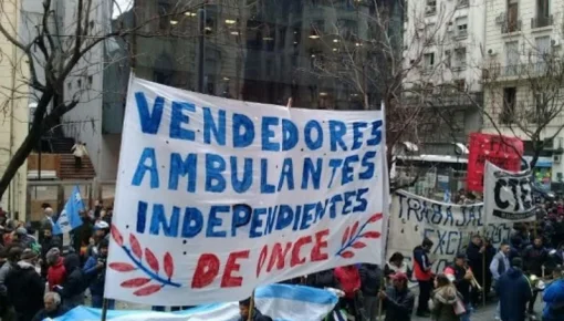 Vendedores ambulantes de Once protestan contra 