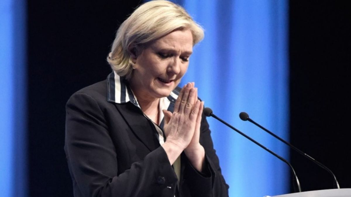 altText(Extrema derecha: candidata a presidenta de Francia promete multar el velo en mujeres)}
