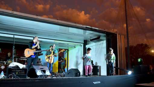 El Camión Cultural, de gira por el país los fines de semana