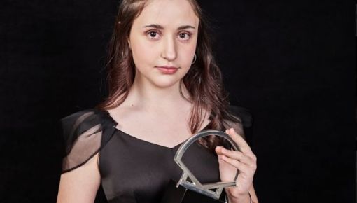 altText(Tiene 12 años, es argentina y ganó como mejor actriz en San Sebastián)}