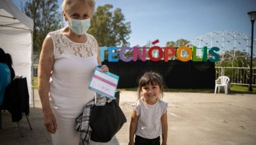 Vacunación en Tecnópolis: desmienten una campaña de Clarín