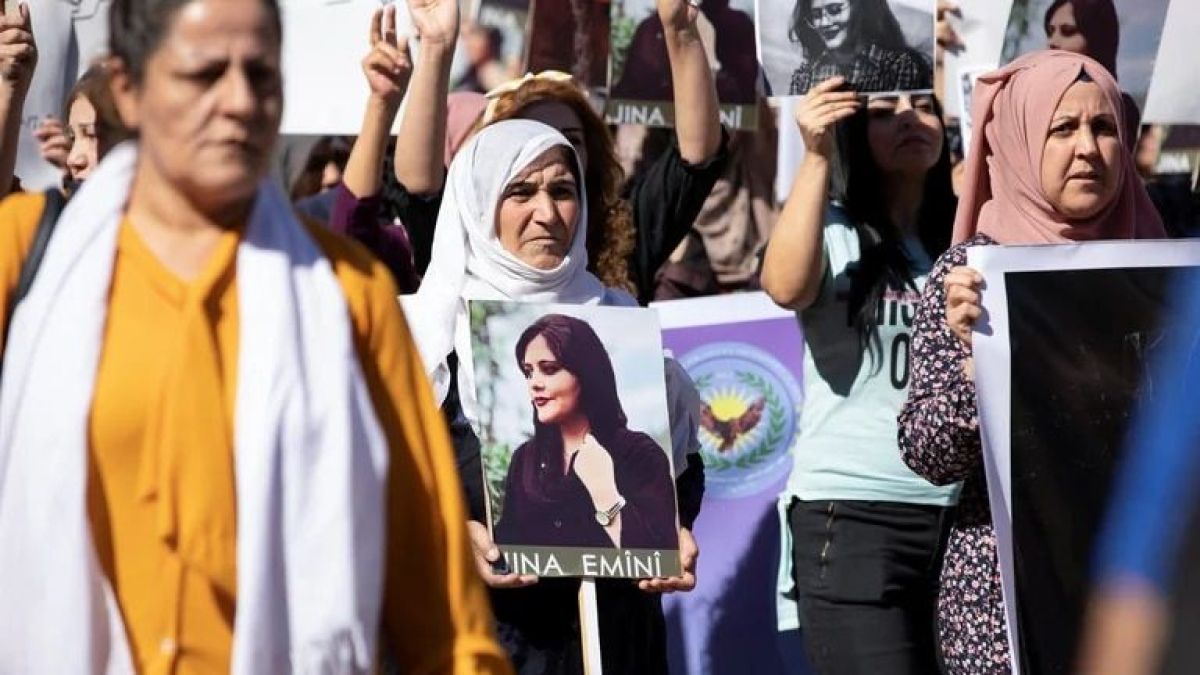 Irán dice que Mahsa Amini murió por una enfermedad y no por golpes