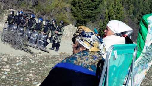 Represión en Río Negro: mujeres mapuche detenidas siguen en huelga de hambre