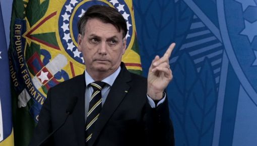 altText(Bolsonaro habló dos minutos y dejó flotando una amenaza )}