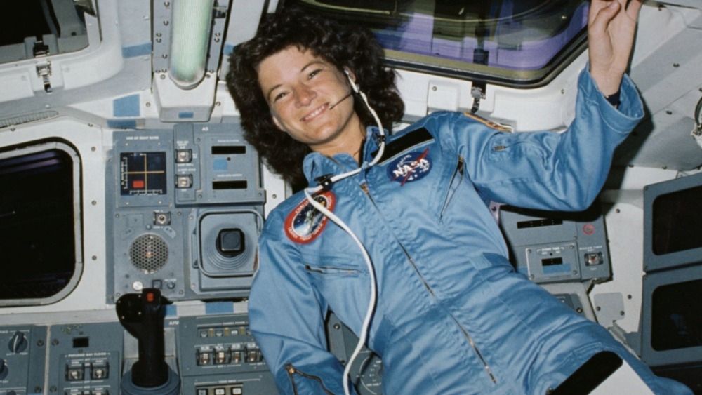 La Dra. Sally Ride, especialista de misión a bordo de STS-7 y STS-61.