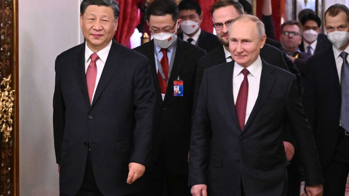 altText(Contra la hegemonía occidental: Xi y Putin se reúnen en Moscú)}