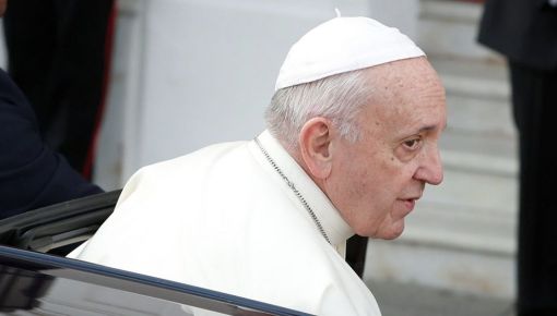 Internaron al papa Francisco por una infección respiratoria