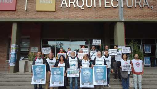 Docentes universitarios paran toda la semana por mejoras salariales
