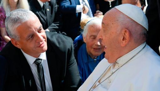 Pietragalla Corti visitó al papa Francisco en el Vaticano