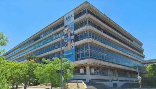 La UBA junta firmas en contra del recorte presupuestario de Milei