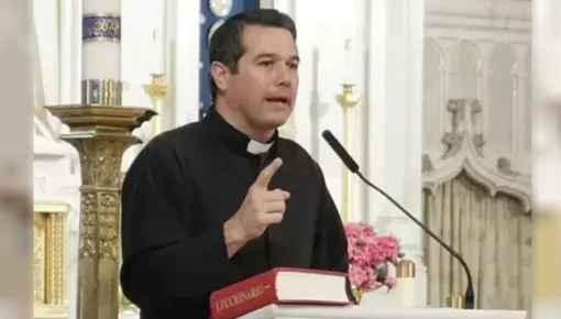 Expulsan al sacerdote que organizó la visita de legisladores a genocidas en prisión