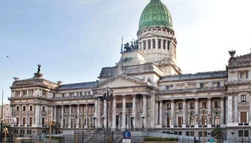 La censura avanza: Karina Milei prohíbe el ingreso de fotógrafxs en la Asamblea Legislativa