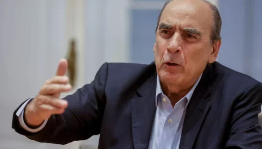 Complicado: Francos cortó una entrevista telefónica y llamó a un periodista para apretarlo