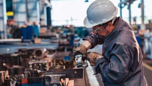 Siguen cayendo los salarios y el empleo formal