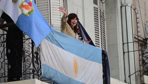 Convocan a un banderazo para saludar a Cristina en el Día de la Bandera