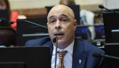 Reforma laboral: un senador libertario delató los planes del Gobierno con las licencias por enfermedad