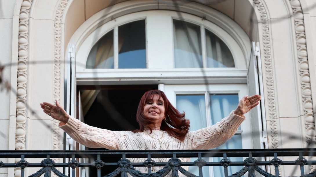La Justicia amenaza con quitarle a Cristina el beneficio de la prisión domiciliaria