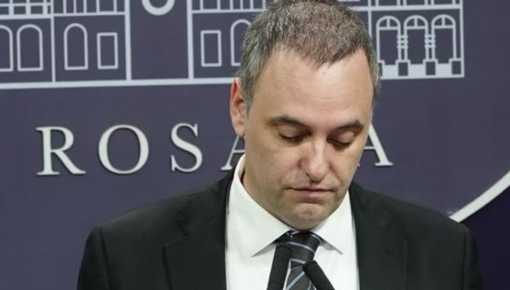 Enriquecimiento ilícito: la Justicia le prohibió a Adorni salir del país