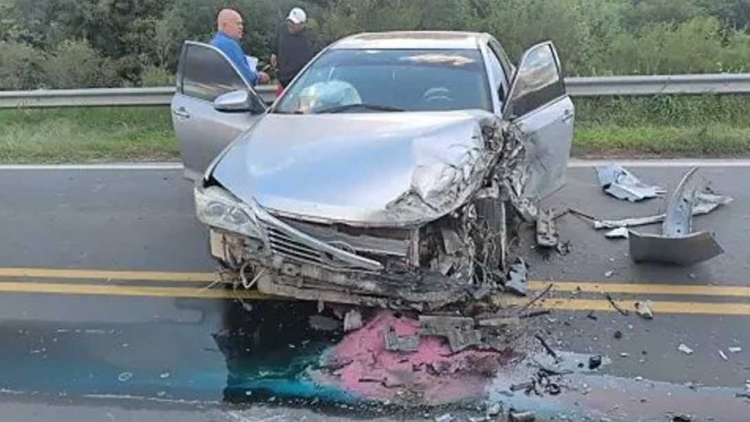 Accidente en la Ruta 11: el diputado Aldo Leiva chocó contra un camión