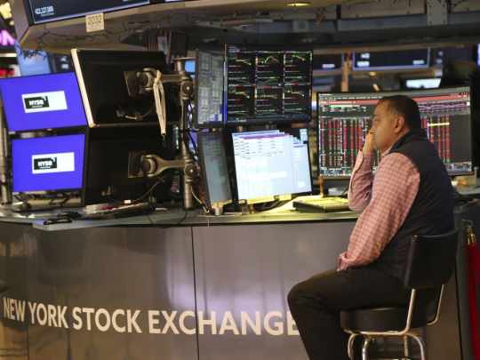 El riesgo país volvió a superar los 630 puntos y cayeron 5% las acciones