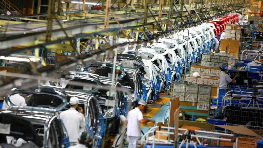 La industria cayó 3,2% en agosto y acumula una contracción de 2,7% en el año
